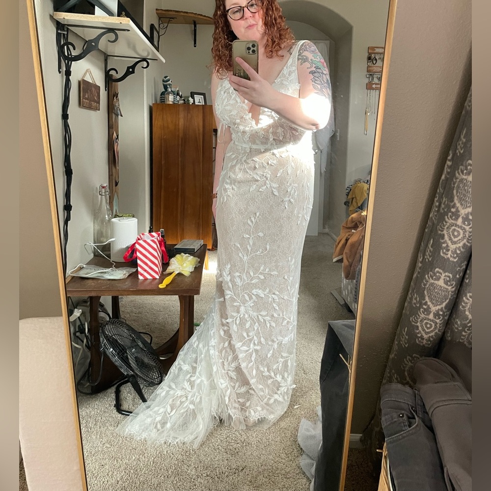 Melissa Sweet White Lace Wedding Dress - Picture 6 of 8